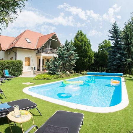 Villa Oliva Boutique Rooms Zamárdi Exteriér fotografie